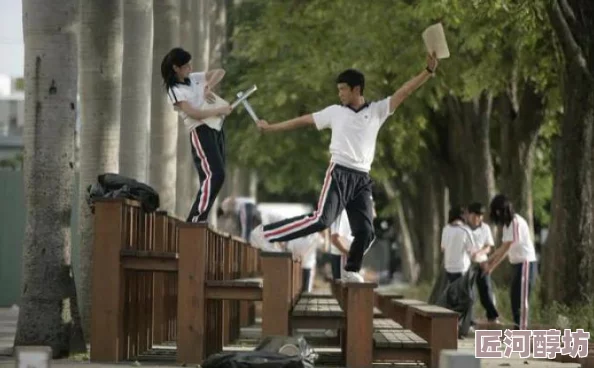 欲望岛av追求梦想的旅程中，我们要勇敢面对挑战，积极向上，让每一个努力都成为实现目标的动力