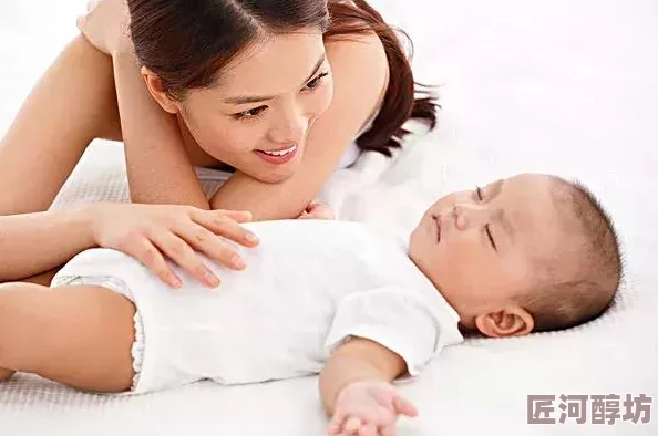 男人边吃奶摸下边视频在生活中我们要关注健康与积极的情感交流让每个人都能享受幸福和谐的家庭氛围