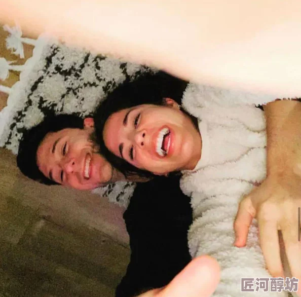 男女无遮挡动态图画面太刺激了，简直让人脸红心跳