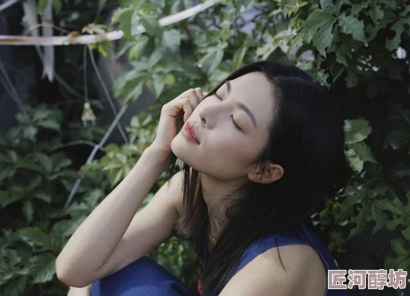 汤芳午后松花江心怀梦想勇敢追求生活的美好与希望