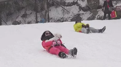 体育仓库小雪器材5运动让我们更强大，积极向上，享受每一次挑战与成长