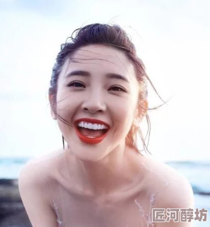 聂小雨：甜美笑容与才艺兼备，她是如何俘获人心的？